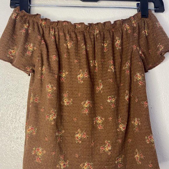 Brit and Bri size s Brown and Floral Off the Shoulder Crop top - Picture 2 of 4